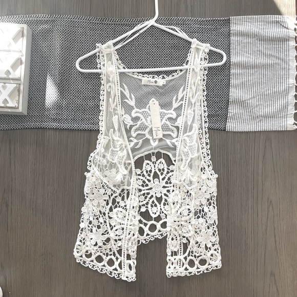 🎉Host Pick🎉 NWT Vest - Picture 5 of 6